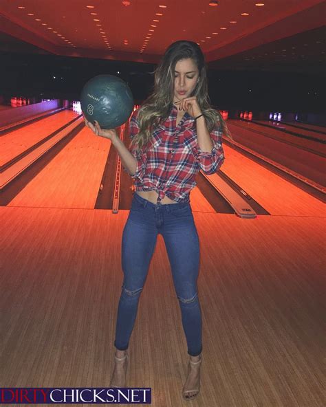 Anllela sagra leaked - Anllela Sagra, who celebrates her birthday on 6 October, was born in 1993, which makes her age of 25 in 2018. She was born in Colombia and holds Colombian nationality. She was born to her parents as one of two siblings and has a younger sister named Laura Sagra. She stands tall at the height of 1.75 meters (5 feet and 9 inches).